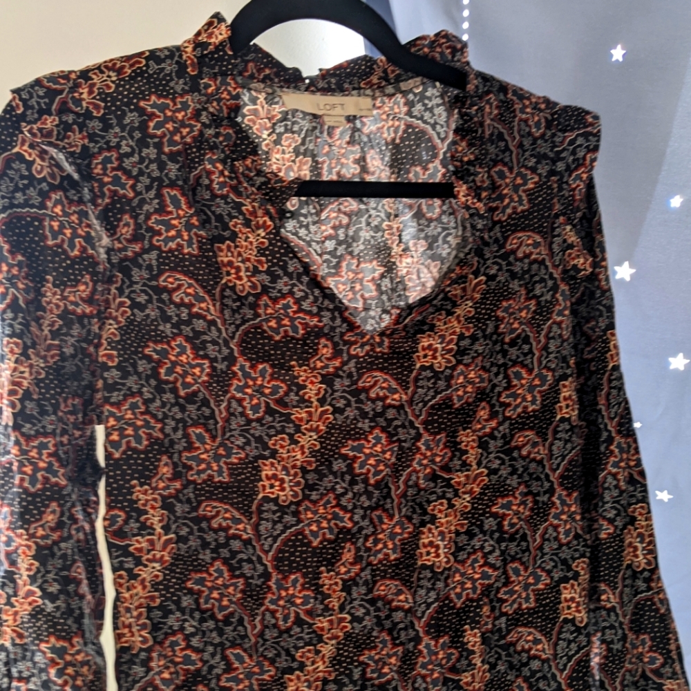 Loft Petite Floral Lettuce Collar Blouse